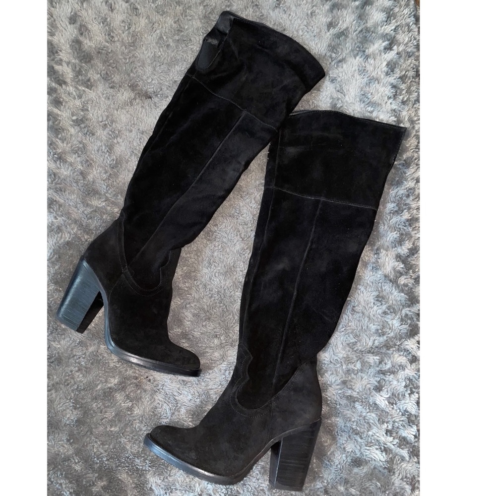 Steve Madden Rasmus Suede Boots